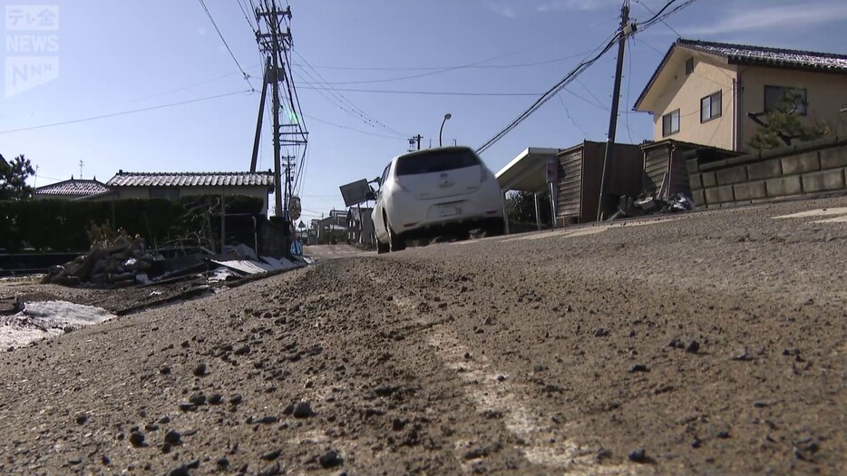 一時的に砂利で舗装された道路