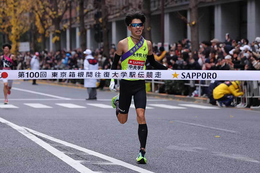 前回100回大会は総合19位だった中央学院大、箱根常連校になるまでには川崎監督の献身があった【写真：産経新聞社】