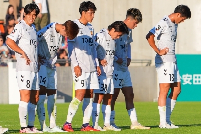 プレーオフ準決勝で敗退した福島。写真：田中研治（サッカーダイジェスト写真部）