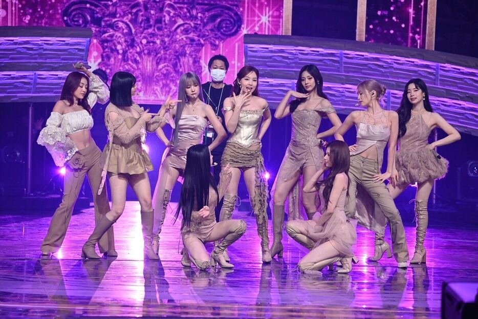 『第75回NHK紅白歌合戦』のリハーサルに参加したTWICE（写真：NHK提供）