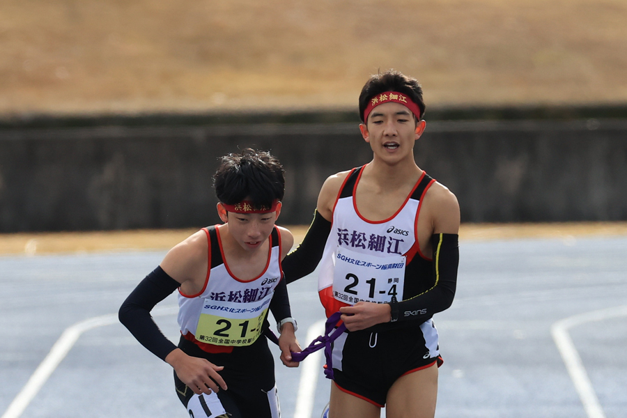 全中駅伝男子3位の静岡・細江（4区柘植源太から5区石田快へのタスキリレー）