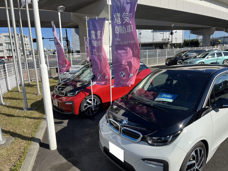 珍しい「BMW i3」も並んでいました。