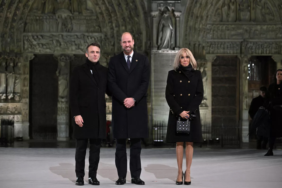 11月7日、フランスの大統領夫妻とウィリアム皇太子がフランス・パリのノートルダム大聖堂に姿を現した。photography: Blondet Eliot/ABACA