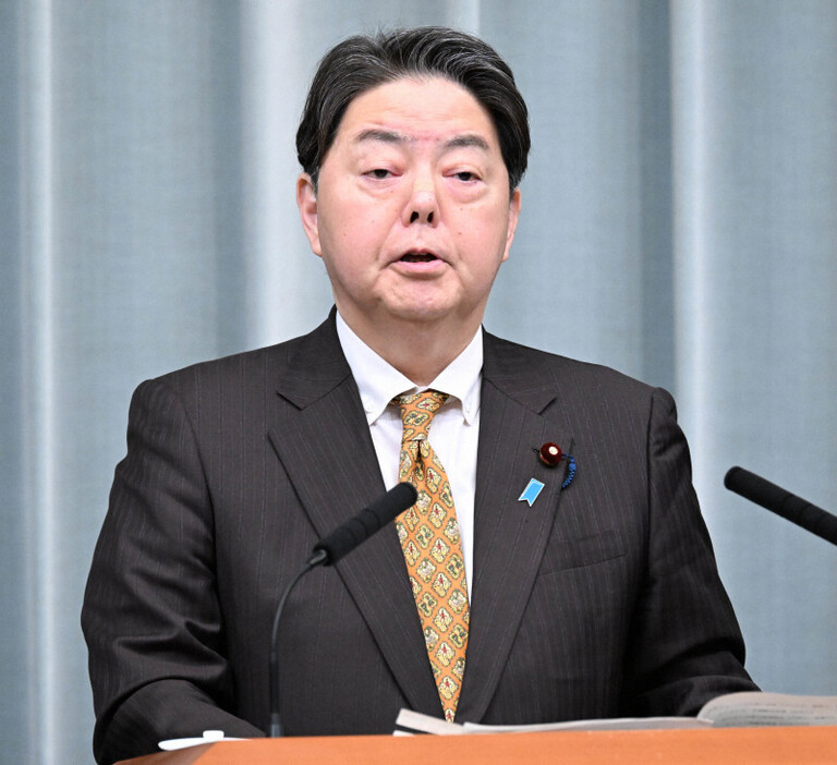 記者会見で質問に答える林芳正官房長官＝首相官邸で2024年12月18日午前11時3分、平田明浩撮影