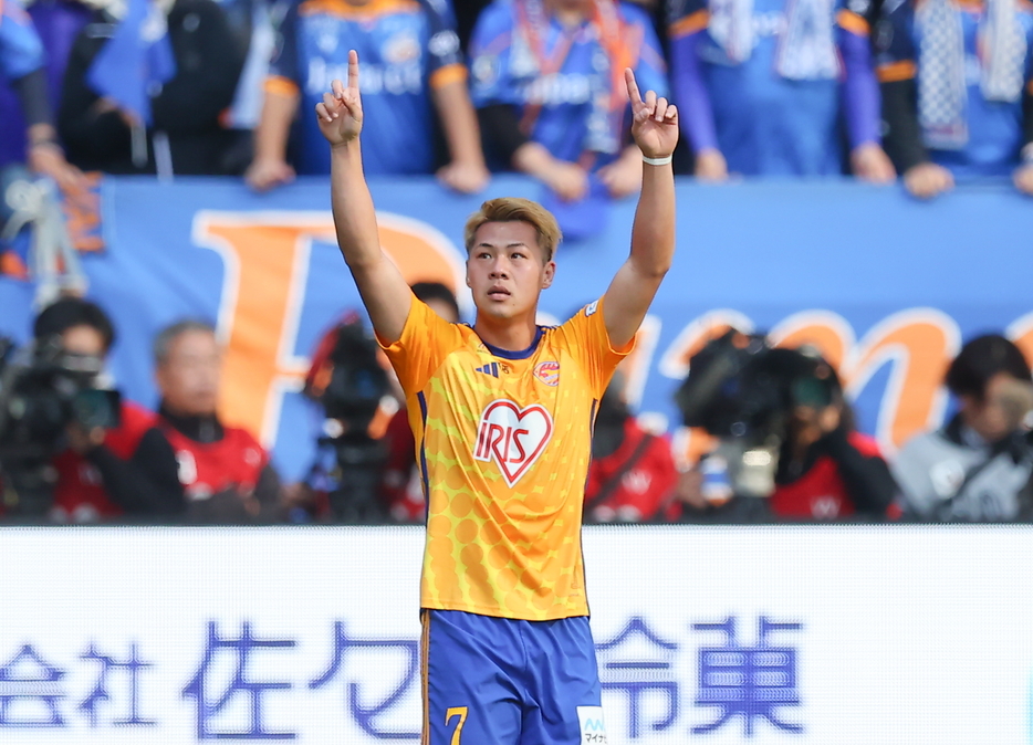 2ゴールを記録し、仙台の勝利に大きく貢献した中島元彦（写真◎J.LEAGUE）