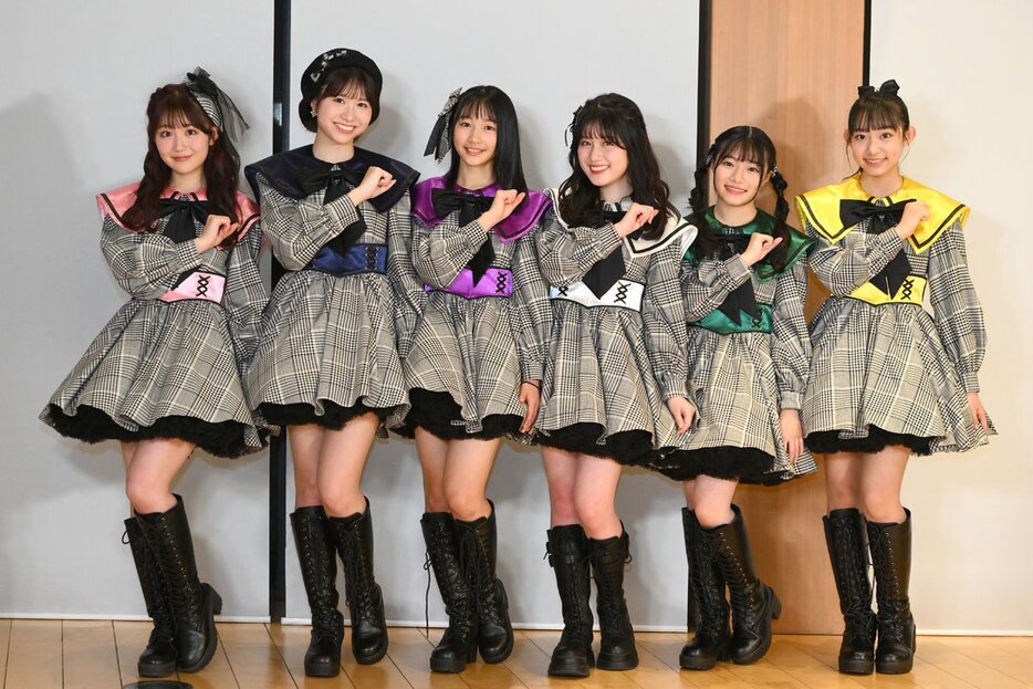 「SUPER☆GIRLS 第６章お披露目ライブ」一番右が羽渕花恋