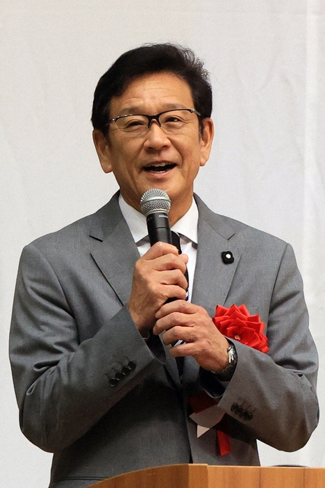 栗山英樹氏