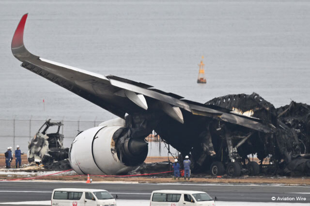 海保機との衝突で焼け落ちたJALのA350-900 JA13XJ＝24年1月3日 PHOTO: Tadayuki YOSHIKAWA/Aviation Wire