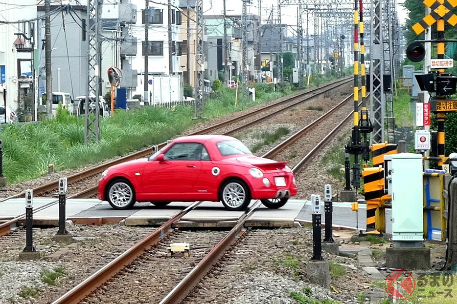 なぜ無理に踏切に侵入するの？（画像はイメージ）