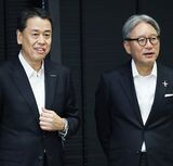 日産の内田社長（左）とホンダの三部社長