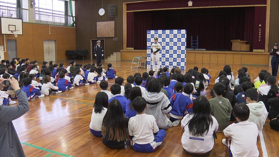 前川選手の小学生の時の夢はケーキ屋さん＝津市（三重テレビ放送）