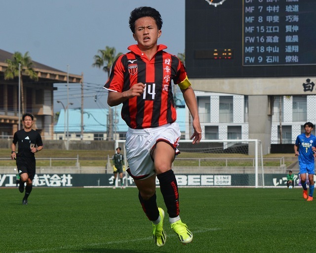 日章学園の絶対エース高岡。冬の大舞台で期待に応える活躍を見せられるか。写真：松尾祐希