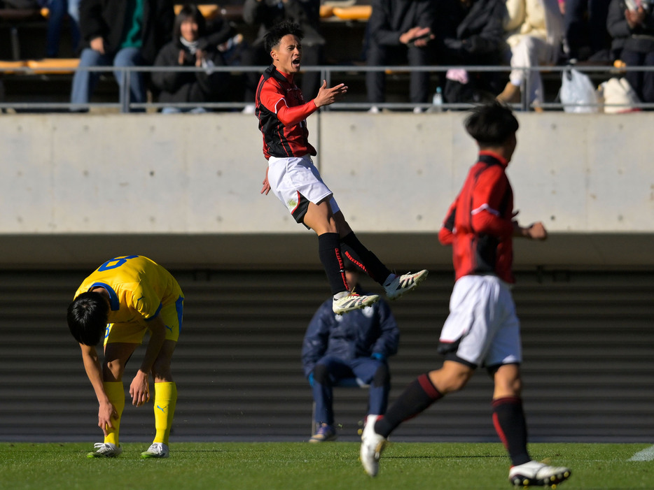 日章学園高のサウサンプトン内定FW高岡伶颯(3年=三股町立三股中出身)が初戦で3得点(Koki NAGAHAMA/GEKISAKAKo)