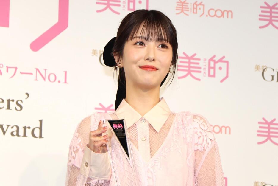 「美的ベストビューティウーマン」に選ばれた浜辺美波さん