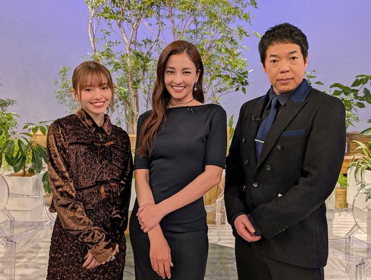 「Google Pixel presents ANOTHER SKY（アナザースカイ）」より、左から山本舞香、黒木メイサ、今田耕司