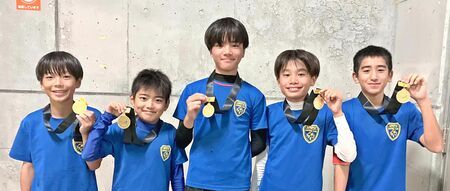 Ｕ１２で優勝したドラゴンキッカーズ