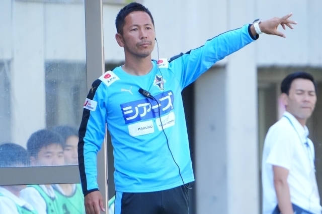 初めてトップチームの監督を務める藤本氏。写真：田中研治（サッカーダイジェスト写真部）