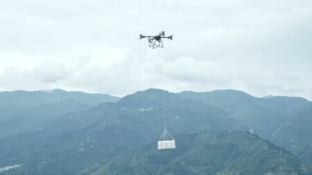 中国では農業用ドローンの用途が作物の空中輸送にまで広がっている（写真はDJIのウェブサイトより）