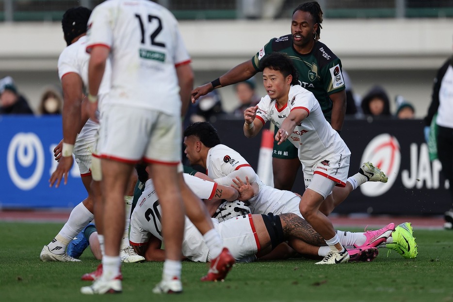 決勝トライを挙げた途中出場の三重H・SH土永雷（撮影：宮原和也）