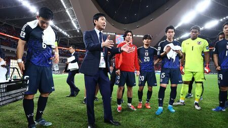 11月のW杯最終予選・中国戦勝利直後の森保一監督と選手たち（写真：JFA/アフロ）