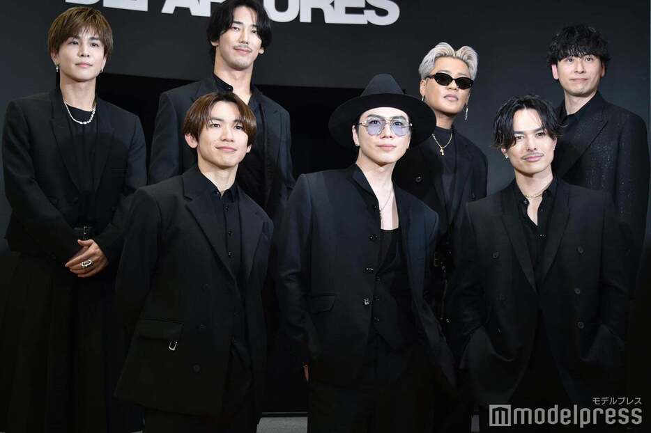 三代目 J SOUL BROTHERS（前列左から）NAOTO、OMI、今市隆二（後列左から）岩田剛典、小林直己、ELLY、山下健二郎