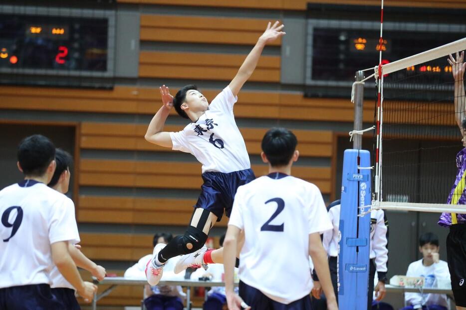 竹内祐一郎（東京）【写真：月刊バレーボール】