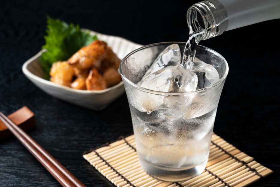 居酒屋で「焼酎水割り」を注文したら”ほぼ水”の水割りでした。原価がかなり低いのではないでしょうか？