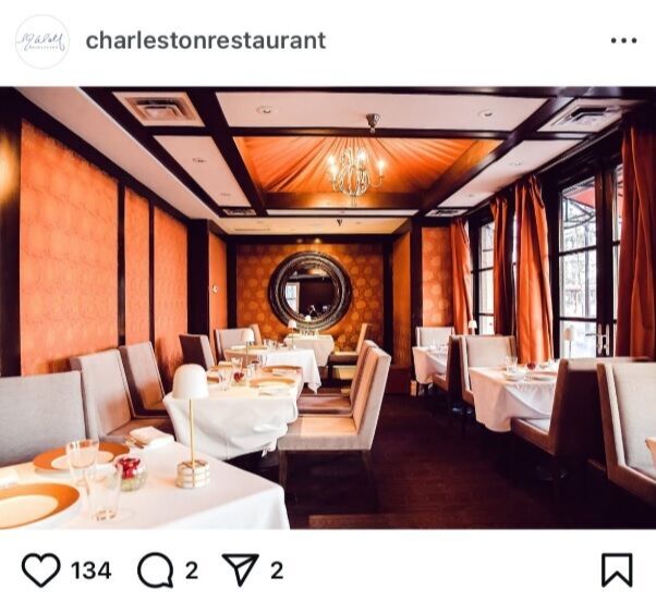 菅野が契約サインで訪れたというボルティモアの老舗レストラン「チャールストン」（@charlestonrestaurant）