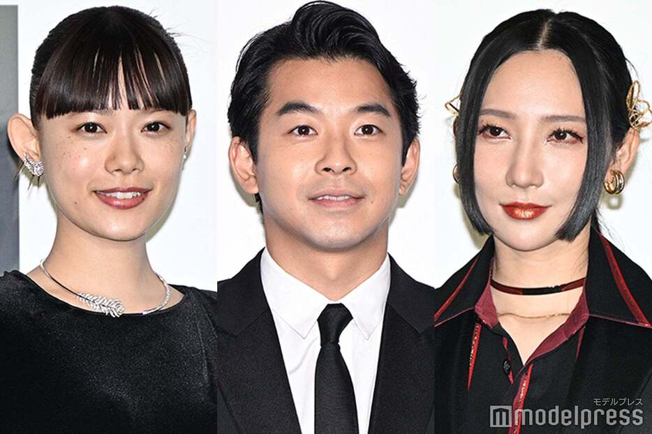 「GQ MEN OF THE YEAR 2024」フォトコールに出席した杉咲花、仲野太賀、ファーストサマーウイカ