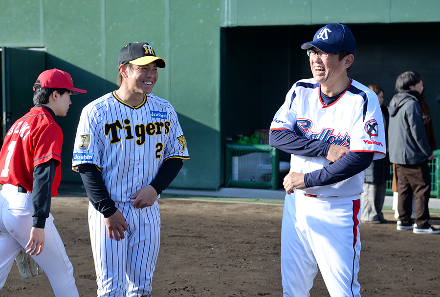 『カンテレスポーツ大晦日特番（仮）』囲み会見の様子（左から梅野隆太郎、古田敦也）