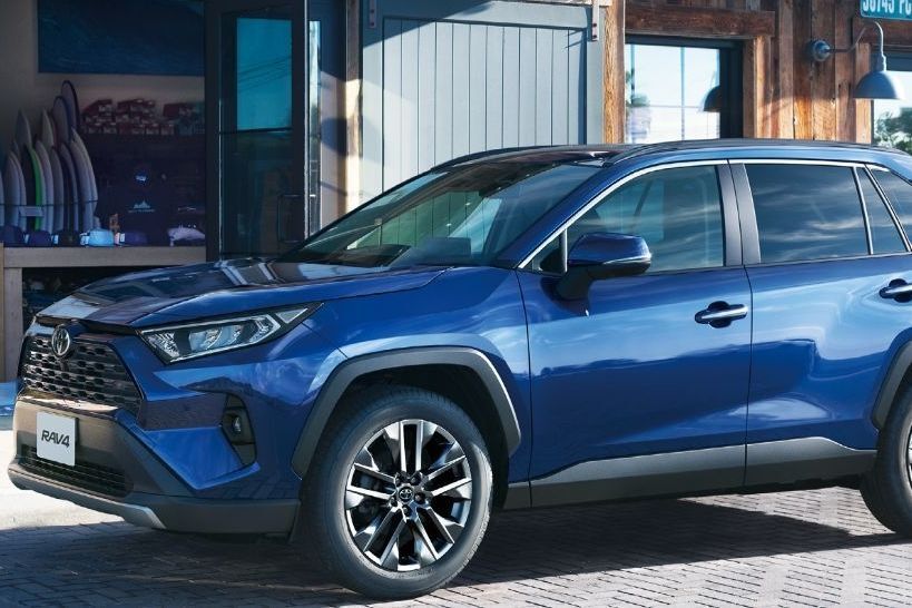 RAV4にはプラグイン・ハイブリッドも用意される。