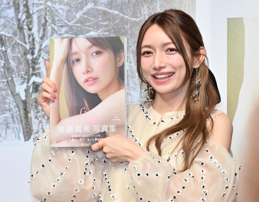 三者三様のセクシーさで競う後藤真希（写真）、小嶋陽菜、深田恭子