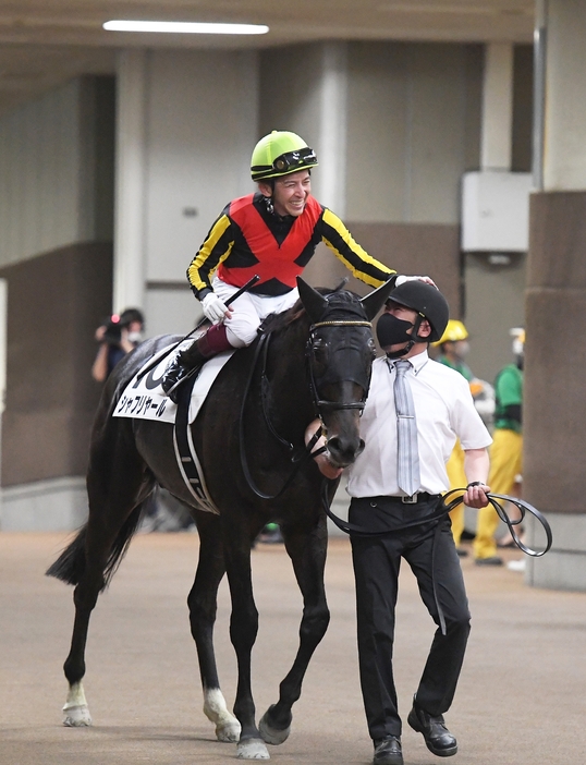 2021年 日本ダービー 福永祐一騎手騎乗のシャフリヤールが優勝（c）SANKEI