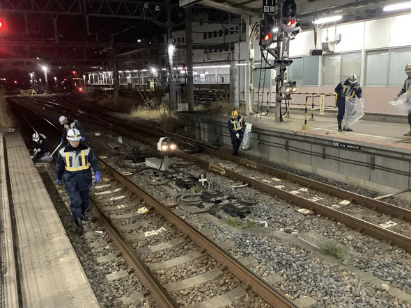 深夜に行われた清掃の様子（画像はJR東日本大宮支社公式Xより）