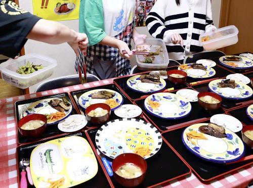 こども食堂で提供される食事（１０月、東京都で）