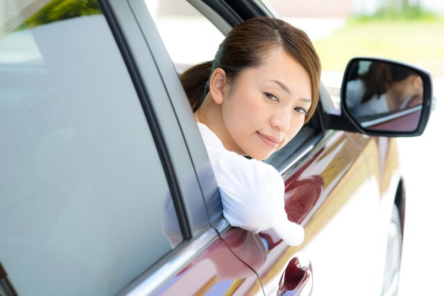 自宅の駐車場の不満は？　※画像はイメージです（naka/stock.adobe.com）