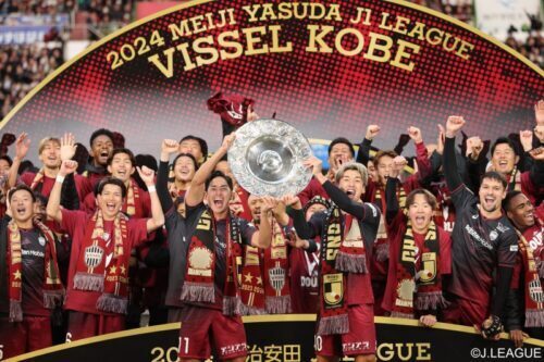 史上6クラブ目のJ1連覇を成し遂げた神戸 [写真]＝J.LEAGUE via Getty Images