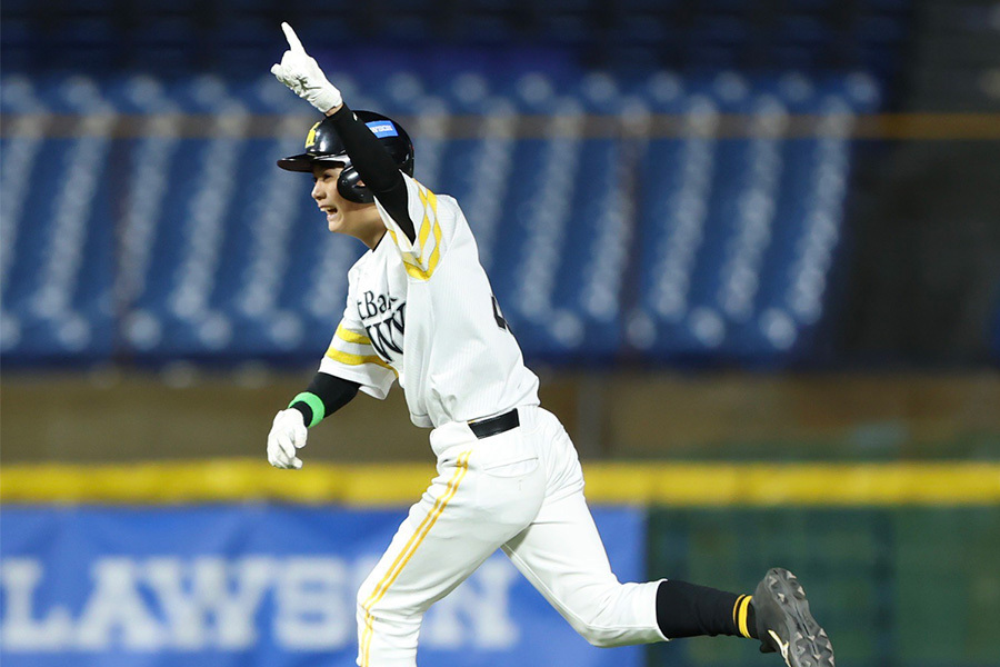 東京ヤクルトジュニア戦では値千金の決勝3ランを放った【写真：加治屋友輝】