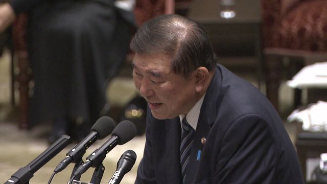 画像：ユーモアも交えながら答弁する石破首相