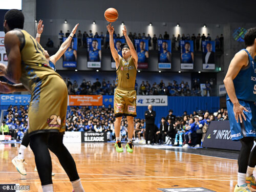 B1では3人目となる900本の3P成功を達成した島根の安藤誓哉 [写真]＝B.LEAGUE