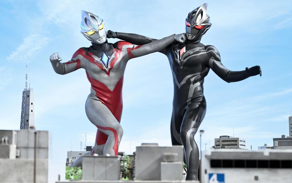 映画「ウルトラマンアーク THE MOVIE 超次元大決戦！光と闇のアーク」の一場面（C）円谷プロ （C）ウルトラマンアーク特別編製作委員会