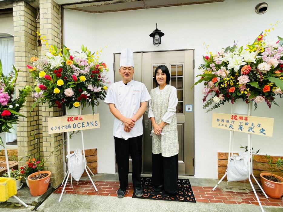 「NATURAL TABLE」店主の飯田俊光さん・真弓美さん夫婦