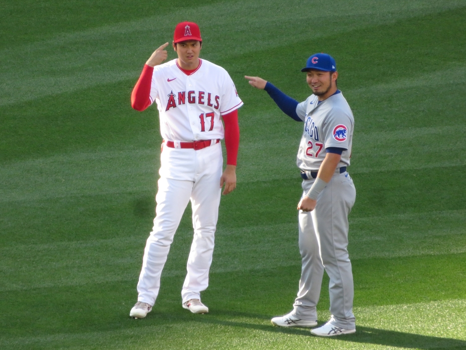 鈴木誠也（右）と大谷翔平（23年6月）