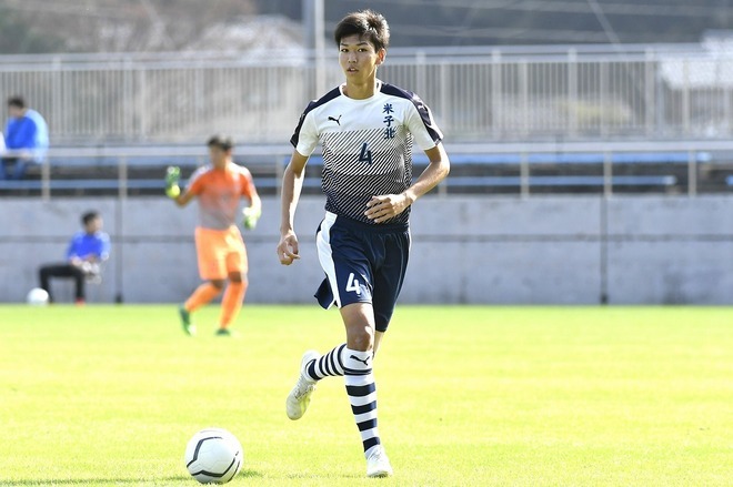 23歳で現役引退を決断した高橋。写真は米子北高時代。(C)SOCCER DIGEST