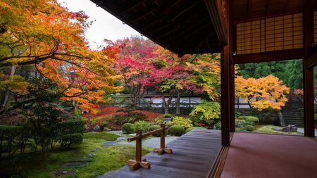 清少納言ゆかりの泉涌寺（写真： 安ちゃん / PIXTA）