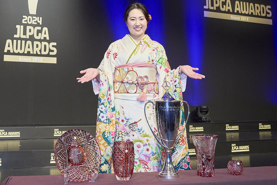 年間表彰式「JLPGAアワード」では5冠を達成した竹田麗央　写真：西村恵