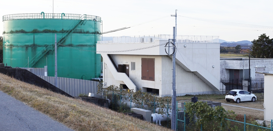 指定された新屋敷取水所電気棟。屋上に123人が避難できる＝新屋敷町で