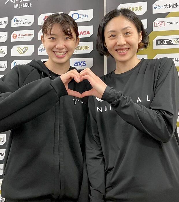 Astemoリヴァーレ茨城を引っ張るキャプテンの上坂瑠子（右）と副キャプテンの野中瑠衣