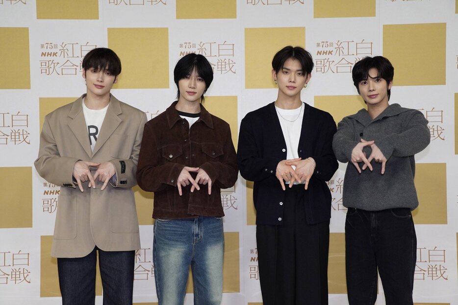 TOMORROW　X　TOGETHER（左からＨＵＥＮＩＮＧＫＡＩ、ＢＥＯＭＧＹＵ、ＹＥＯＮＪＵＮ、ＴＡＥＨＹＵＮ©NHK