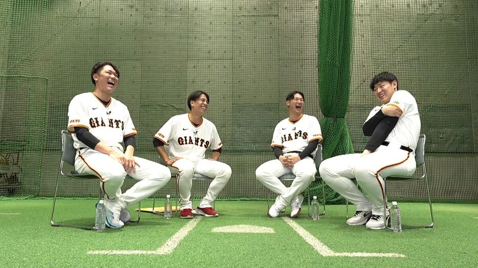 鉄壁内野手座談会で語り合う坂本勇人（写真左）、門脇誠、吉川尚輝、岡本和真（日本テレビ提供）